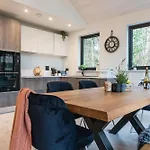 Lodge Drumhierny Woodland Hideaway