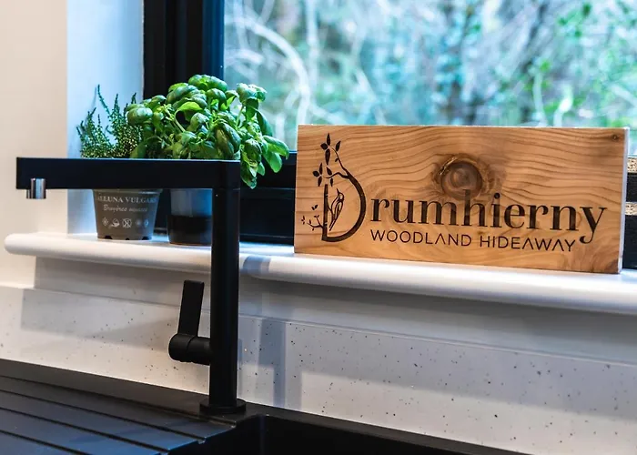 Drumhierny Woodland Hideaway אכסניה *